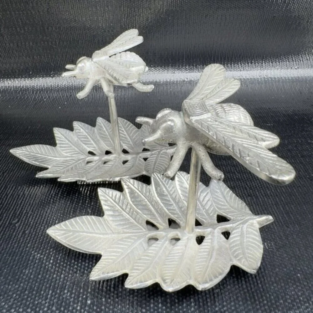 Vintage Queen Bee Wall Having Wall Decor Metal Wall Art Set 2 Bee On Leafs Decor